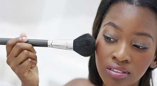 4 astuces pour bien appliquer sa poudre de maquillage